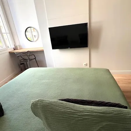 Riviera Beach, Design Near Croisette