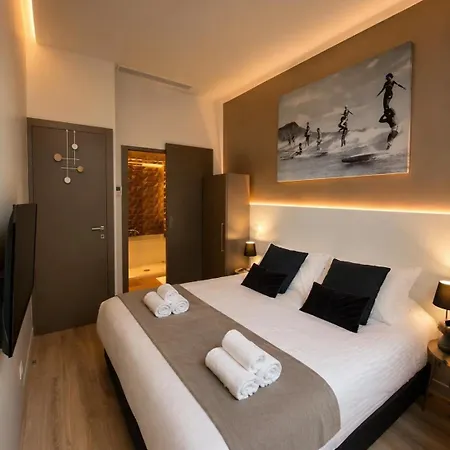 Riviera Beach, Design Near Croisette *