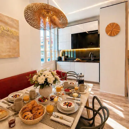 Riviera Beach, Design Near Croisette *