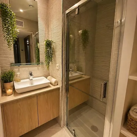 Riviera Beach, Design Near Croisette *